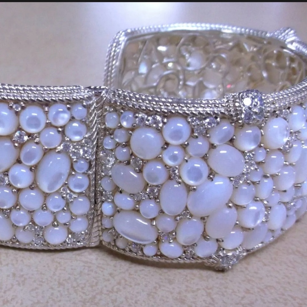 JUDITH RIPKA COUTURE WIDE STERLING SILVER CUFF. - Picture 6 of 6